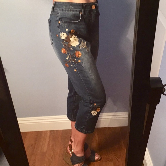 code bleu embroidered jeans